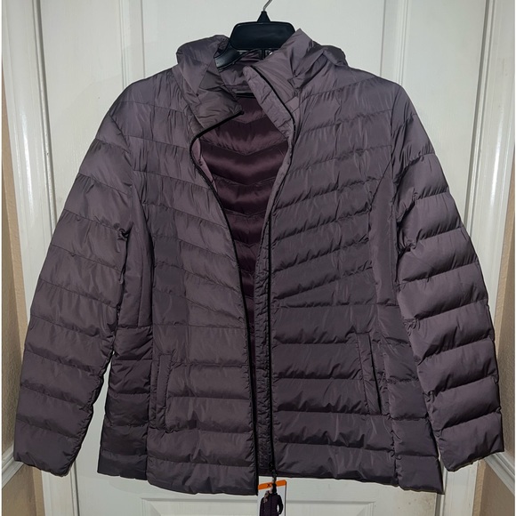 WOMEN'S ULTRA-LIGHT DOWN PACKABLE JACKET